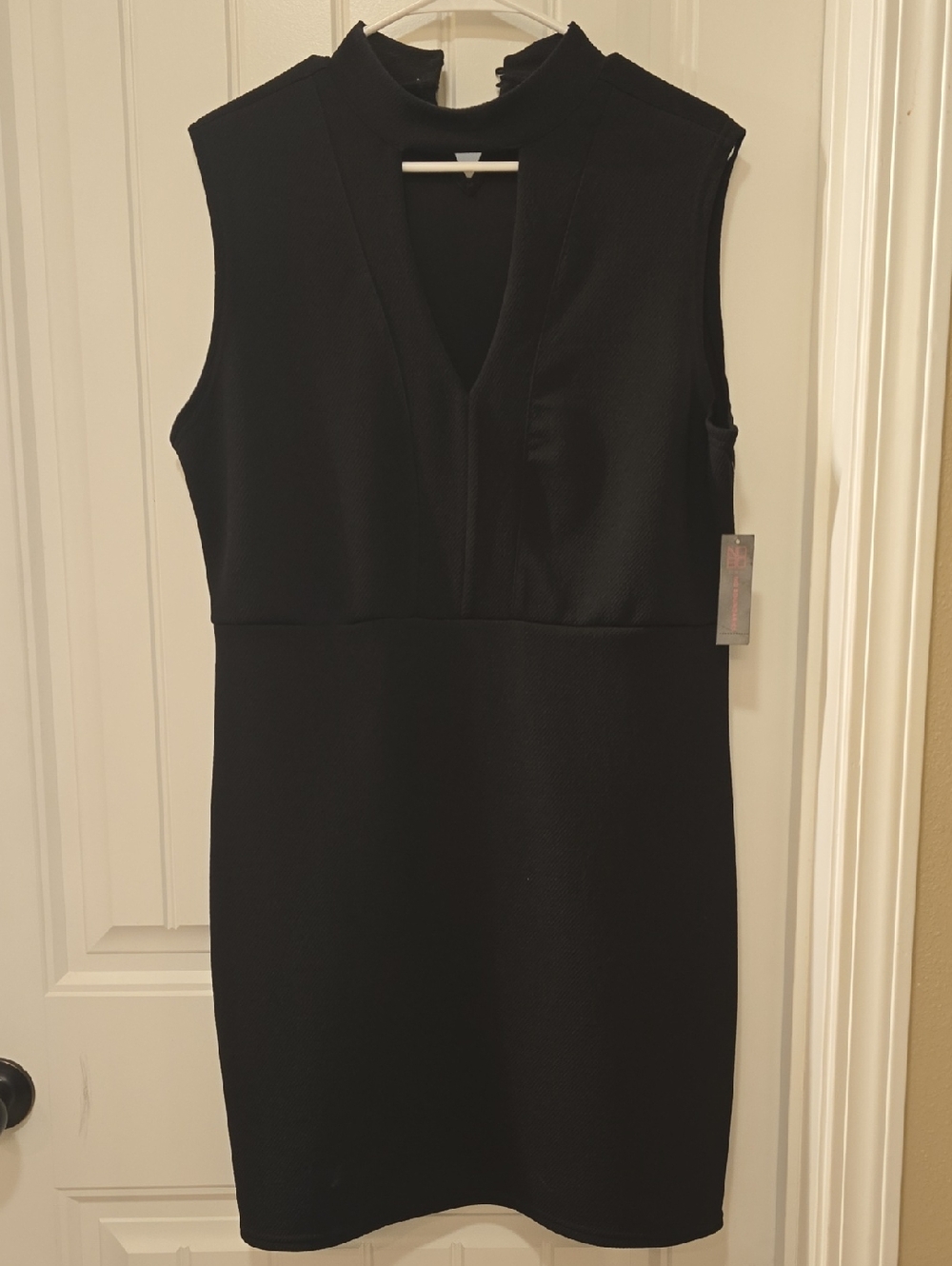 Elegant Black Sleeveless V-Neck Mini Dress